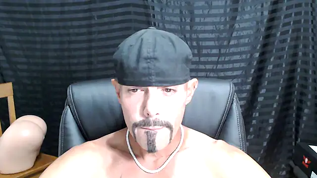 Snapshot of ThickD2C chatting on 03/02/25, 07:45 ThickD2C online show from 03/02/25, 07:45