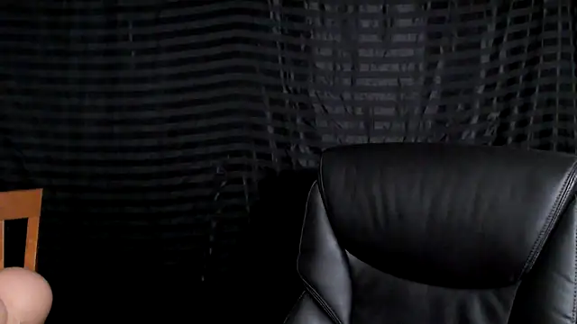 Snapshot of ThickD2C chatting on 03/03/25, 06:22 ThickD2C online show from 03/03/25, 06:22