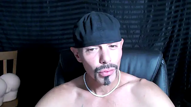 Snapshot of ThickD2C chatting on 03/07/25, 06:33 ThickD2C online show from 03/07/25, 06:33