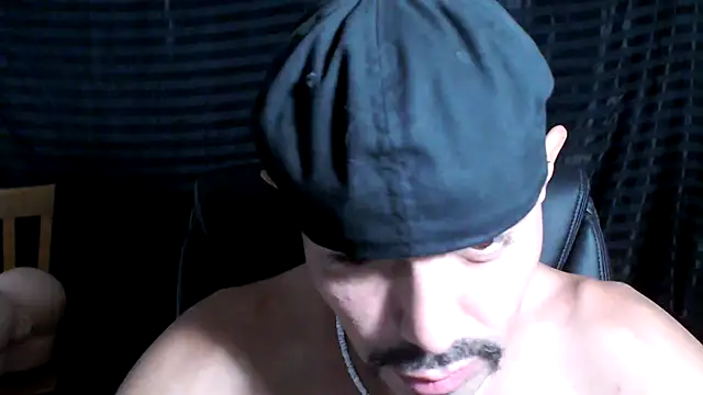 Snapshot of ThickD2C chatting on 03/08/25, 02:34 ThickD2C online show from 03/08/25, 02:34