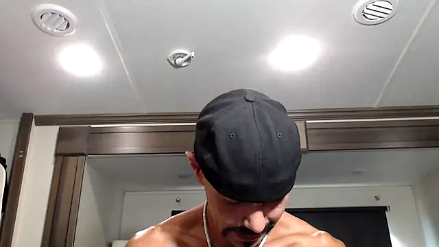 Snapshot of ThickD2C chatting on 11/07/25, 05:24 ThickD2C online show from 11/07/25, 05:24