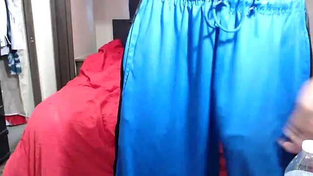 Snapshot of ThickD2C chatting on 12/15/25, 05:50 ThickD2C online show from 12/15/25, 05:50