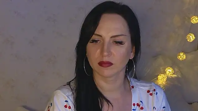 Snapshot of lily_conor chatting on 12/03/24, 03:00 lily conor online show from 12/03/24, 03:00