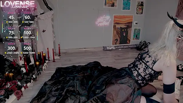 Snapshot of Careful_i_bite chatting on 10/25/25, 06:10 Careful i bite online show from 10/25/25, 06:10