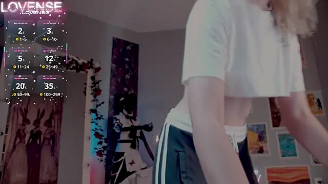 Snapshot of Careful_i_bite chatting on 11/19/25, 06:46 Careful i bite online show from 11/19/25, 06:46