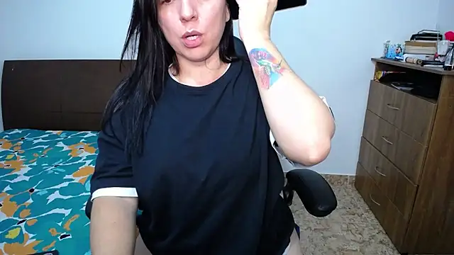 Snapshot of alexa_milsf chatting on 10/22/25, 03:07 alexa milsf online show from 10/22/25, 03:07