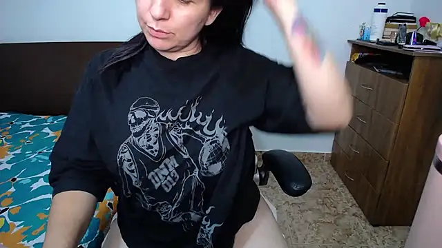 Snapshot of alexa_milsf chatting on 10/26/25, 03:01 alexa milsf online show from 10/26/25, 03:01