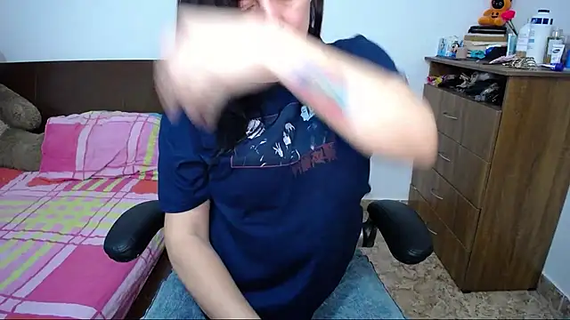 Snapshot of alexa_milsf chatting on 11/13/25, 12:53 alexa milsf online show from 11/13/25, 12:53