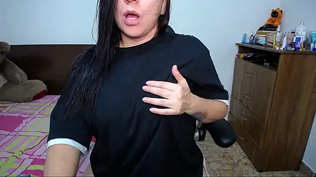 Snapshot of alexa_milsf chatting on 11/25/25, 02:33 alexa milsf online show from 11/25/25, 02:33