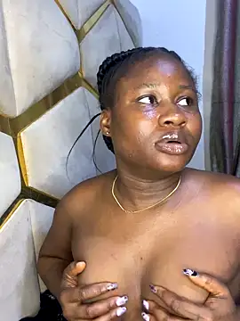 Snapshot of catty3232 chatting on 10/13/25, 12:43 catty3232 online show from 10/13/25, 12:43