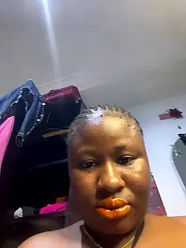 Snapshot of catty3232 chatting on 10/28/25, 06:21 catty3232 online show from 10/28/25, 06:21