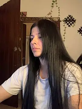 Estefani 32 online show from 04/18/26, 07:18