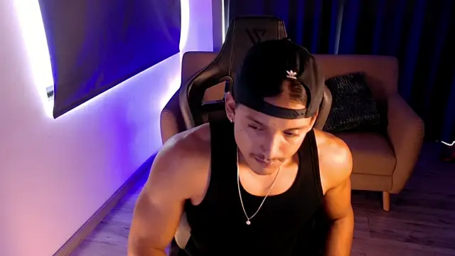 Snapshot of Liam_V chatting on 05/29/26, 03:21 Liam V online show from 05/29/26, 03:21