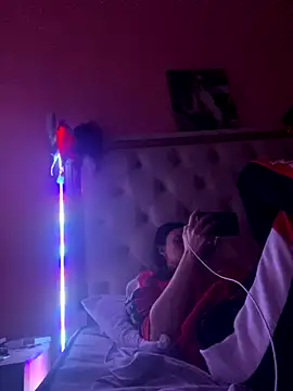 Flossy Vettie online show from 11/19/25, 03:34