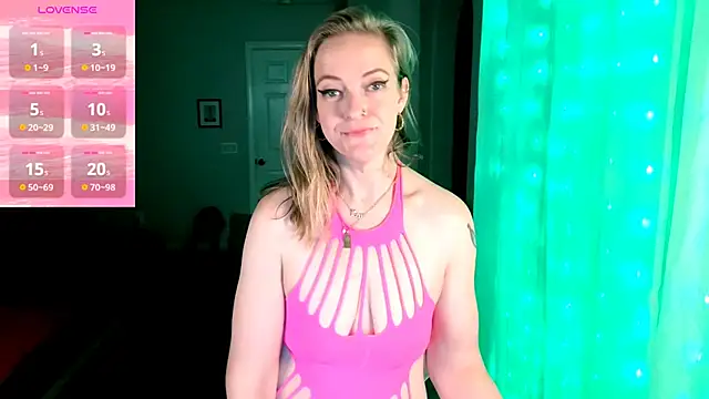 britteebee online show from 10/18/25, 09:43