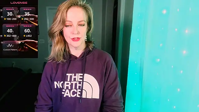 Snapshot of britteebee chatting on 12/20/25, 05:25 britteebee online show from 12/20/25, 05:25