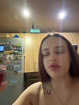 Snapshot of Lisaaan chatting on 07/03/26, 12:44 Lisaaan online show from 07/03/26, 12:44