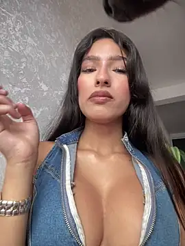 DulceLenns online show from 10/01/25, 06:14