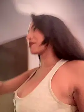 DulceLenns online show from 11/27/25, 06:32