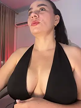 Snapshot of MeganDupont chatting on 06/30/26, 01:56 MeganDupont online show from 06/30/26, 01:56