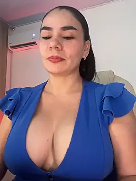 Snapshot of MeganDupont chatting on 07/21/26, 02:30 MeganDupont online show from 07/21/26, 02:30
