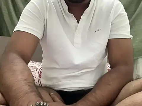 Snapshot of Greekartsguru chatting on 10/18/25, 01:56 Greekartsguru online show from 10/18/25, 01:56