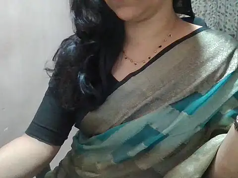 Snapshot of Pinky_4 chatting on 05/06/26, 01:27 Pinky 4 online show from 05/06/26, 01:27
