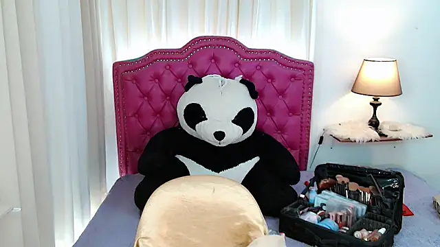 Snapshot of DreamLADYBOY chatting on 04/25/26, 10:29 DreamLADYBOY online show from 04/25/26, 10:29