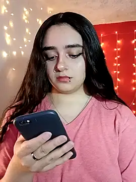 IvonneT online show from 12/04/24, 03:59