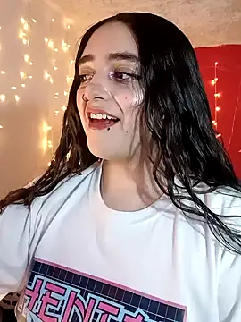 IvonneT online show from 12/12/24, 11:03