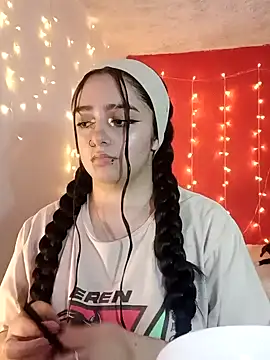 IvonneT online show from 01/31/25, 02:15