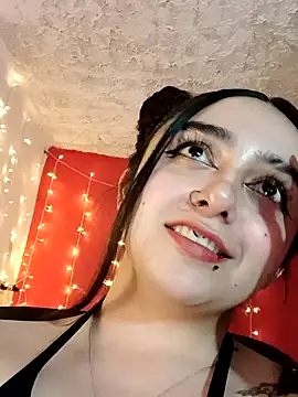 IvonneT online show from 02/02/25, 11:11