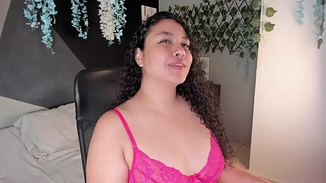 Snapshot of alixon_fiore5 chatting on 06/06/26, 07:35 alixon fiore5 online show from 06/06/26, 07:35