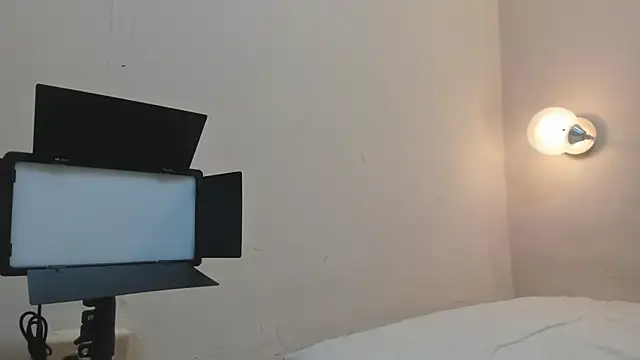 Snapshot of kathe_hot chatting on 07/04/26, 09:21 kathe hot online show from 07/04/26, 09:21