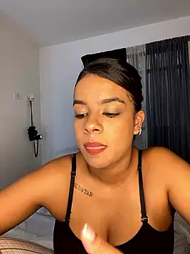 trianawhite online show from 12/02/24, 09:06