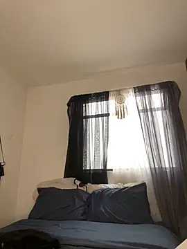 trianawhite online show from 09/29/25, 03:28