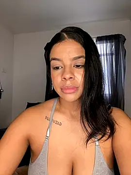 trianawhite online show from 11/28/25, 03:25