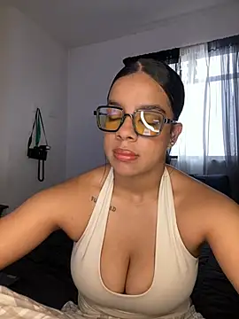 trianawhite online show from 03/12/26, 03:18