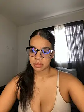 trianawhite online show from 04/22/26, 03:46