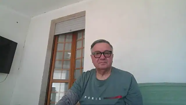 Snapshot of YOU6me chatting on 05/01/26, 09:14 YOU6me online show from 05/01/26, 09:14