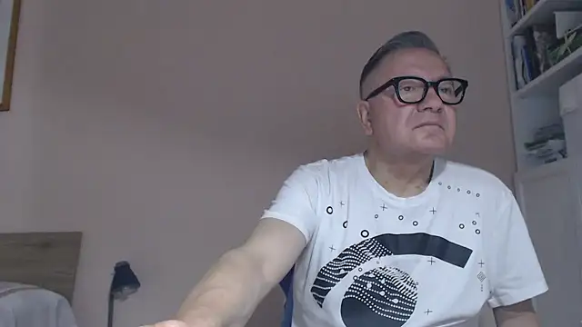 Snapshot of YOU6me chatting on 07/17/26, 06:53 YOU6me online show from 07/17/26, 06:53