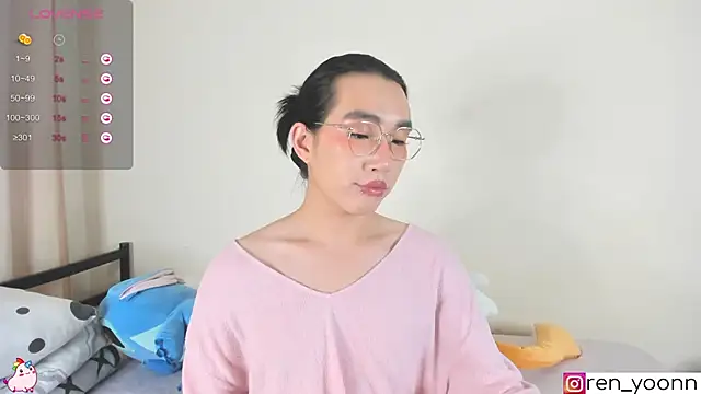 Snapshot of Ren_yoon chatting on 09/20/25, 11:28 Ren yoon online show from 09/20/25, 11:28