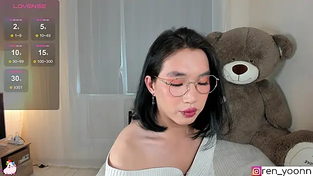 Snapshot of Ren_yoon chatting on 08/01/26, 10:25 Ren yoon online show from 08/01/26, 10:25