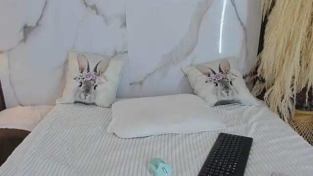 hannahill69 online show from 03/05/25, 07:16