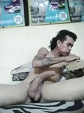 Snapshot of 001HENRYAlejandro chatting on 12/03/25, 04:42 001HENRYAlejandro online show from 12/03/25, 04:42