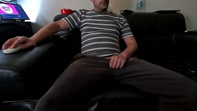 Snapshot of Lucas1andOnly4Girl chatting on 01/01/25, 12:55 Lucas1andOnly4Girl online show from 01/01/25, 12:55