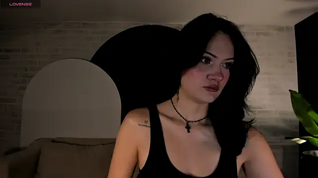 Snapshot of AnaDurant chatting on 10/18/25, 12:17 AnaDurant online show from 10/18/25, 12:17
