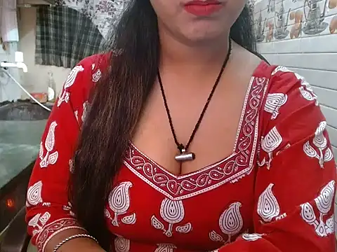 LovingPihu online show from 11/18/25, 06:18