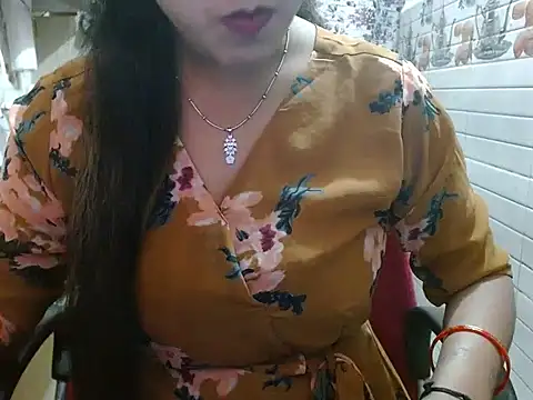 LovingPihu online show from 03/27/26, 05:24