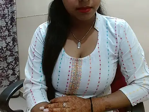 LovingPihu online show from 04/14/26, 05:13